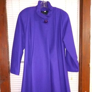Vintage J Gallery 1960s purple wool coat size 8.. perfect condition